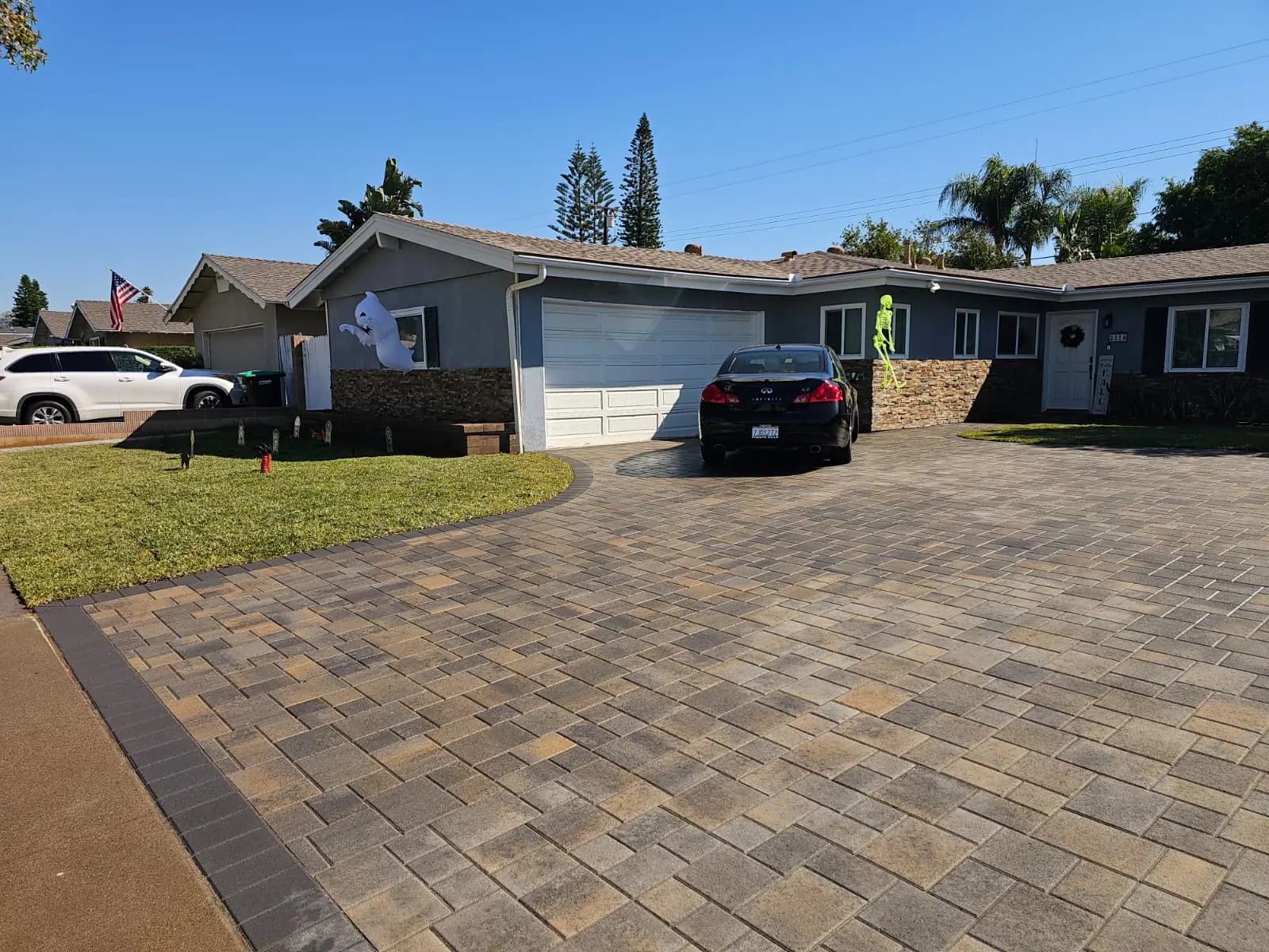 Paver driveway and front entry in Southern California